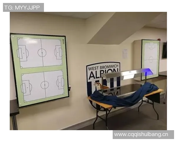 主教练战术板细节首次曝光备战过程震撼网友纷纷热议 主教练战术板细节首次曝光备战过程震撼网友纷纷热议