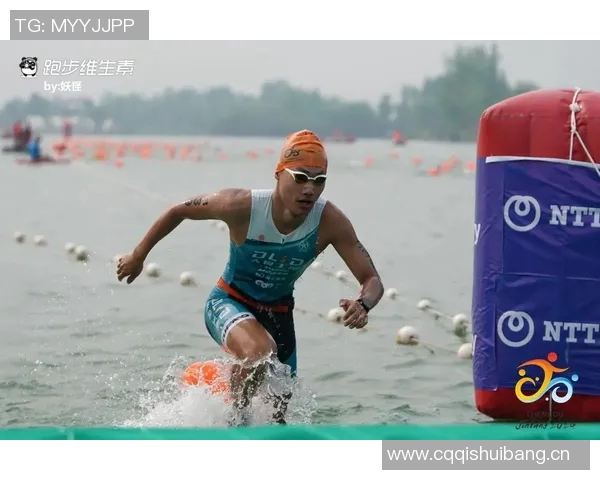 中国健将在恶劣天气中奋勇拼搏勇夺铁人三项世界杯桂冠