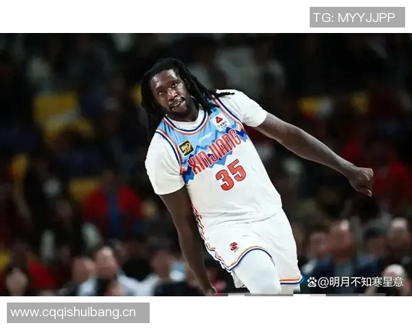 季后赛期间曝出与篮球明星绯闻引热议 球迷纷纷猜测背后真相 季后赛期间曝出与篮球明星绯闻引热议 球迷纷纷猜测背后真相